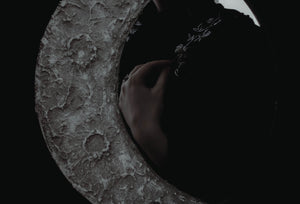 (MOON)LIGHT